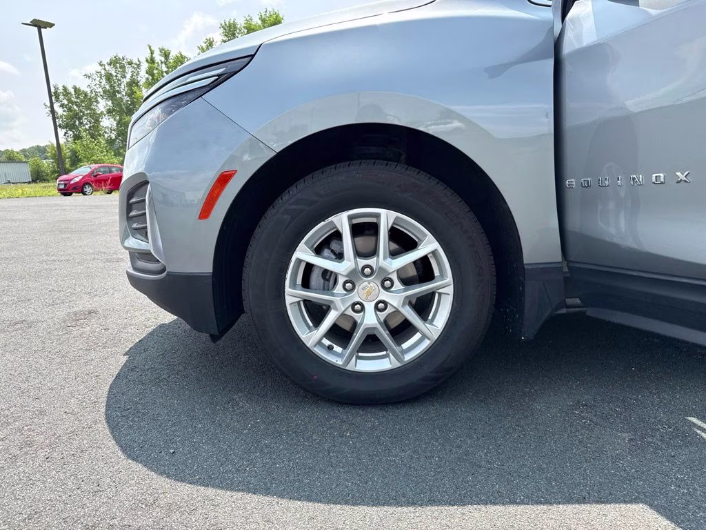 2024 Sterling Gray Metallic Chevrolet Equinox LT AWD SUV
