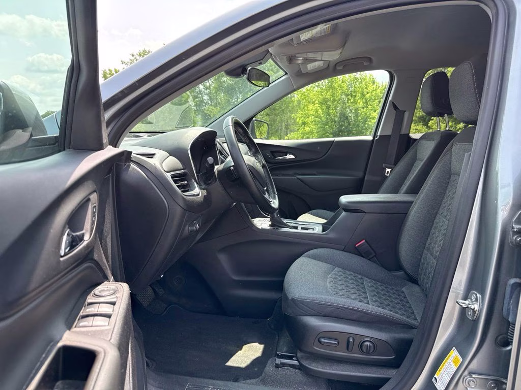 2024 Sterling Gray Metallic Chevrolet Equinox LT AWD SUV