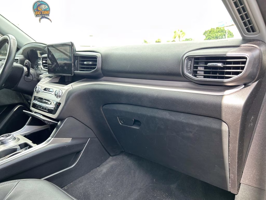 2022 Forged Green Metallic Ford Explorer XLT RWD SUV