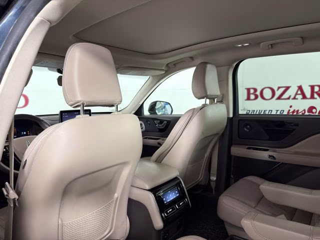 2022 Blue Metallic Lincoln Aviator Plug-In Hybrid Grand Touring AWD SUV