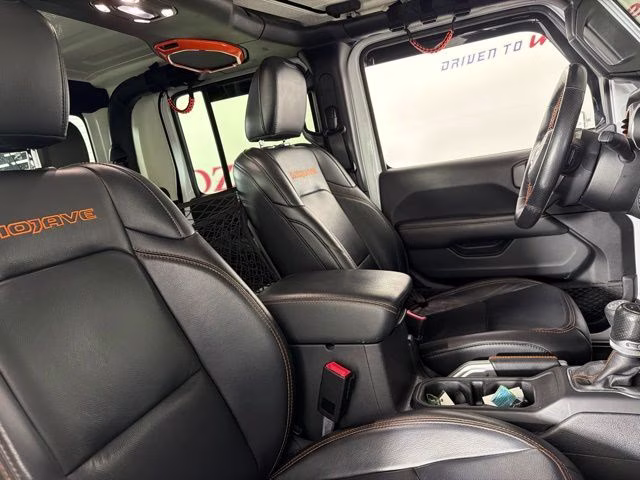2020 Bright White Clearcoat Jeep Gladiator Mojave 4X4 Truck