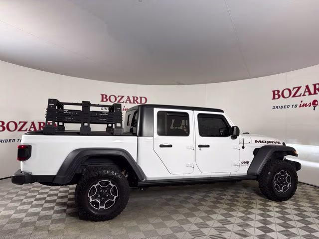 2020 Bright White Clearcoat Jeep Gladiator Mojave 4X4 Truck