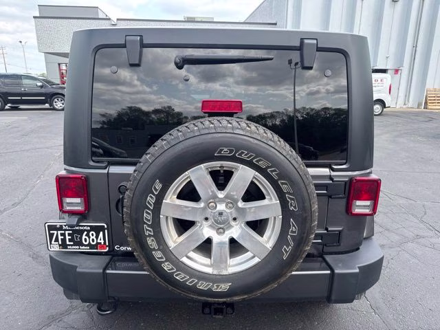 2017 Granite Crystal Metallic Clearcoat Jeep Wrangler Unlimited Sahara 4X4 SUV