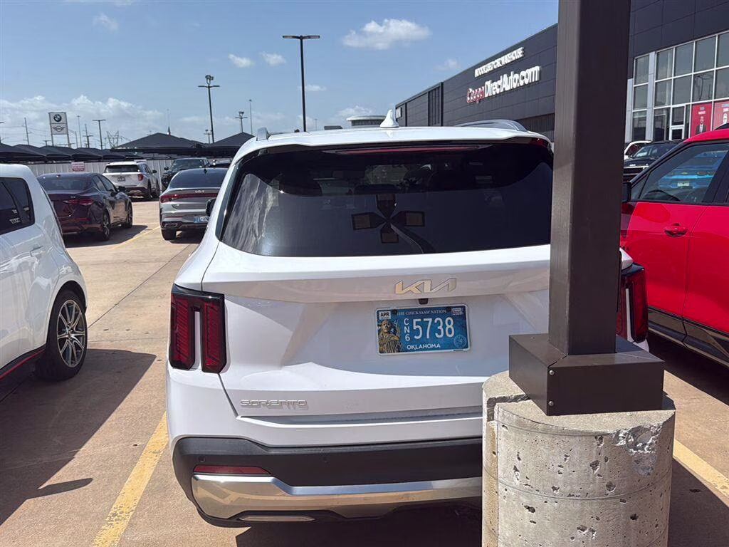 2025 Glacial White Pearl Kia Sorento S FWD SUV