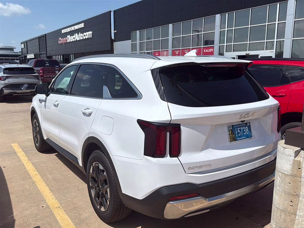 2025 Glacial White Pearl Kia Sorento S FWD SUV
