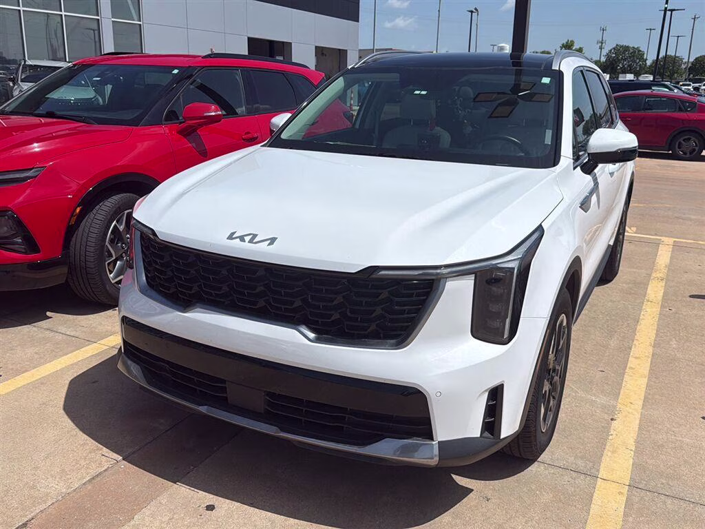 2025 Glacial White Pearl Kia Sorento S FWD SUV