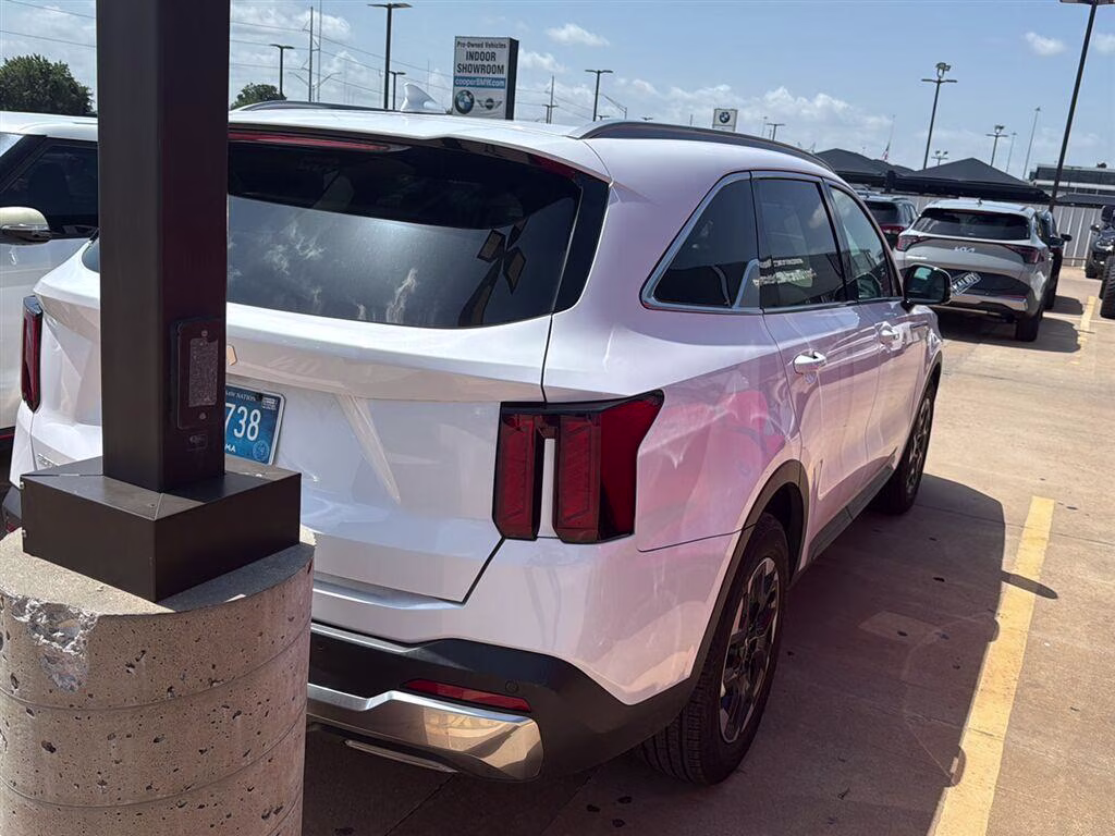 2025 Glacial White Pearl Kia Sorento S FWD SUV