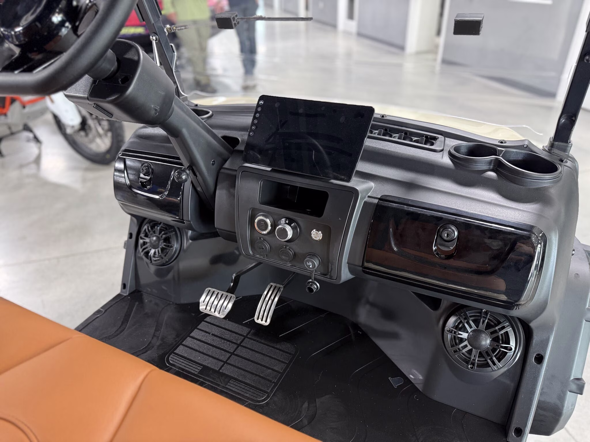 2026 Edge EV Phantom 4P Sedan