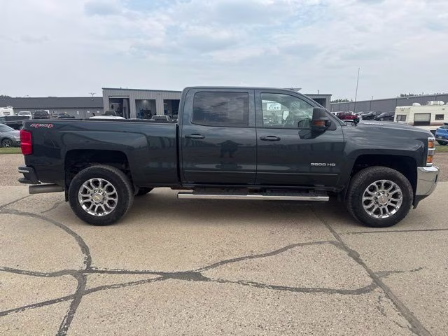 2017 Graphite Metallic Chevrolet Silverado 3500HD LT 4X4 Truck