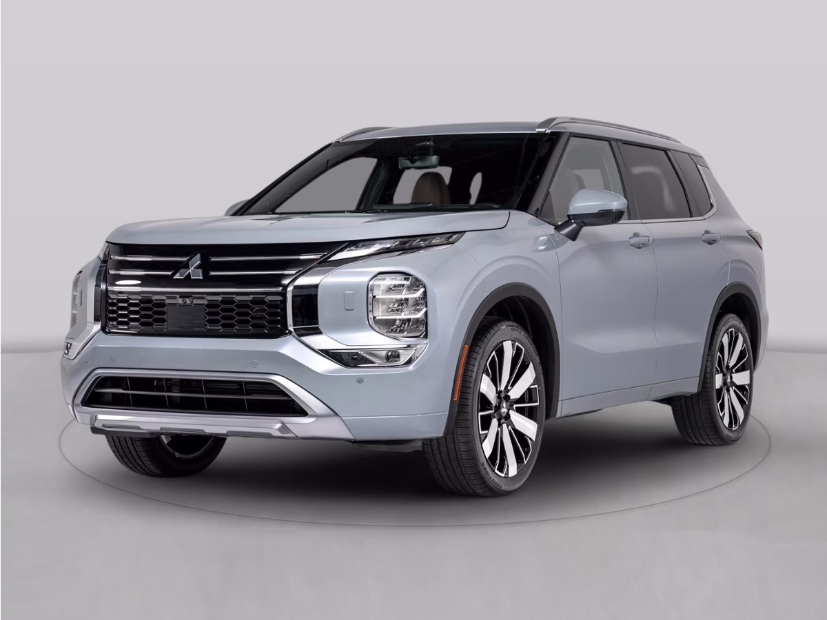 2025 Black Mitsubishi Outlander SE FWD SUV