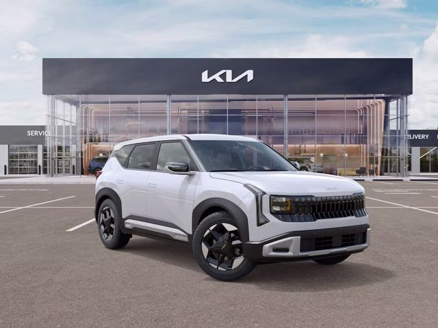 2027 White Kia Seltos S AWD SUV