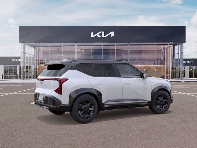 2027 White Kia Seltos X-Line S AWD SUV