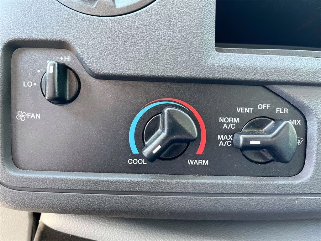 2023 Oxford White Ford E-450SD Base RWD Truck
