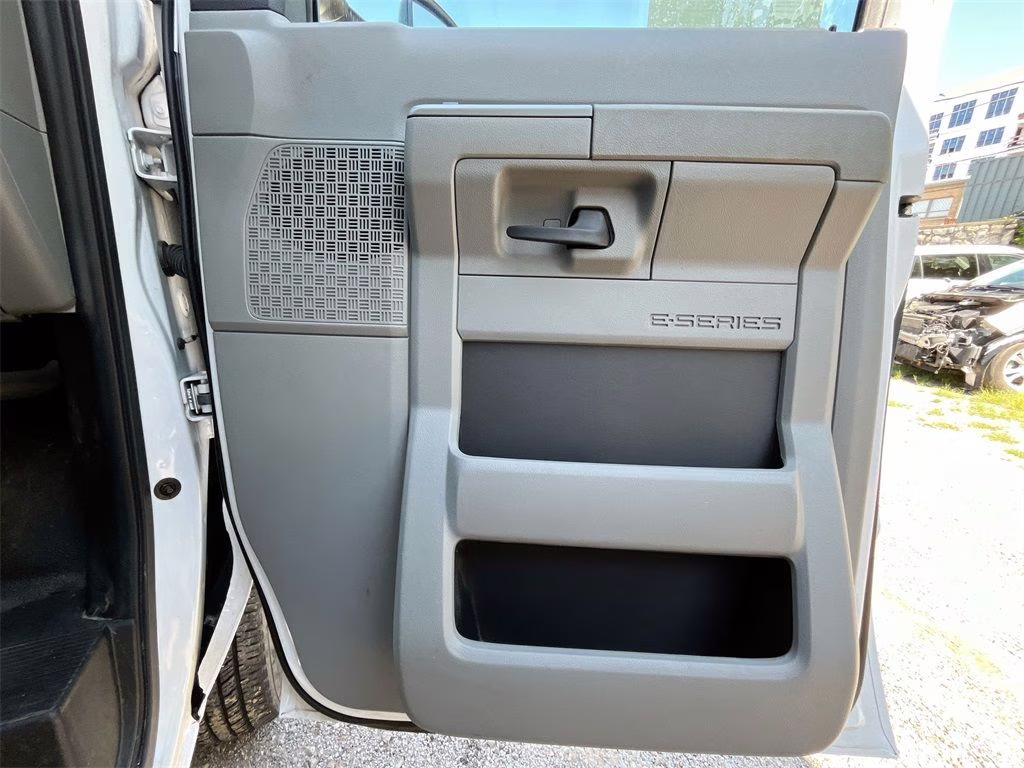 2023 Oxford White Ford E-450SD Base RWD Truck