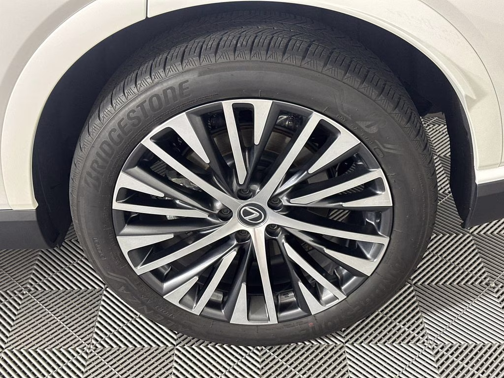 2025 White Lexus RX FWD SUV