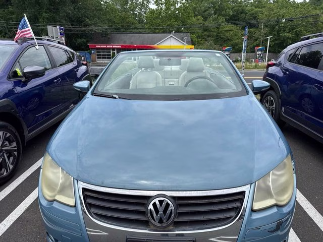 2009 Volkswagen Eos Komfort Edition FWD Convertible