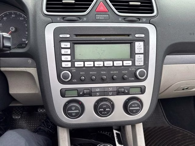 2009 Volkswagen Eos Komfort Edition FWD Convertible