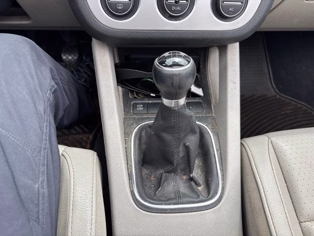 2009 Volkswagen Eos Komfort Edition FWD Convertible