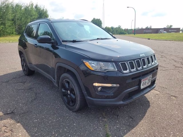 2018 Diamond Black Crystal Pearlcoat Jeep Compass Latitude 4X4 SUV