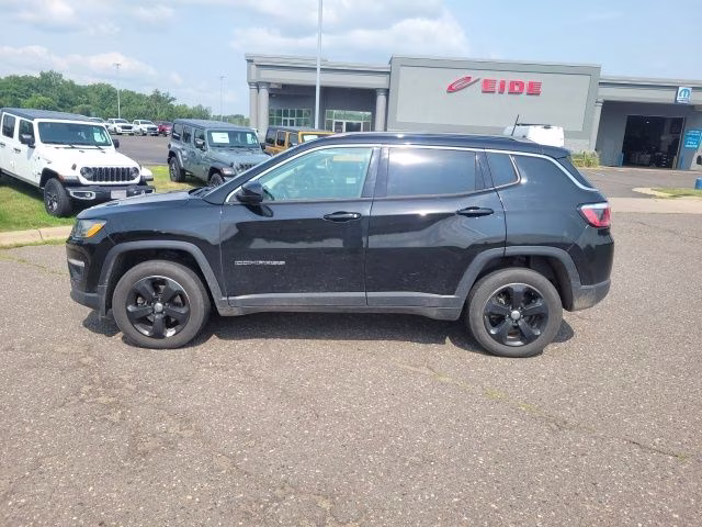 2018 Diamond Black Crystal Pearlcoat Jeep Compass Latitude 4X4 SUV