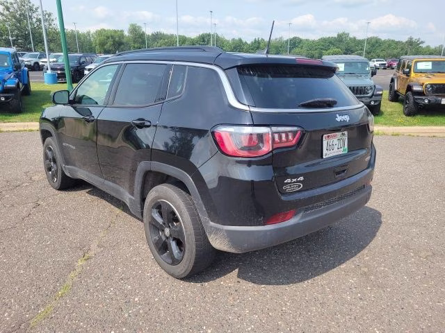 2018 Diamond Black Crystal Pearlcoat Jeep Compass Latitude 4X4 SUV