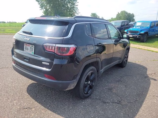 2018 Diamond Black Crystal Pearlcoat Jeep Compass Latitude 4X4 SUV