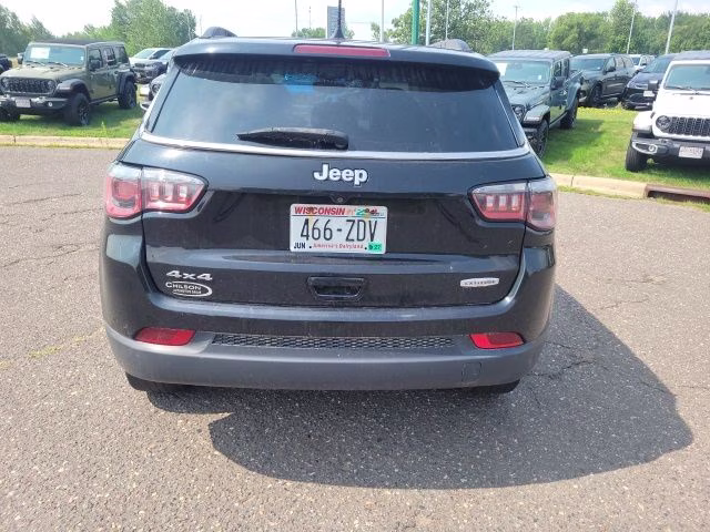 2018 Diamond Black Crystal Pearlcoat Jeep Compass Latitude 4X4 SUV
