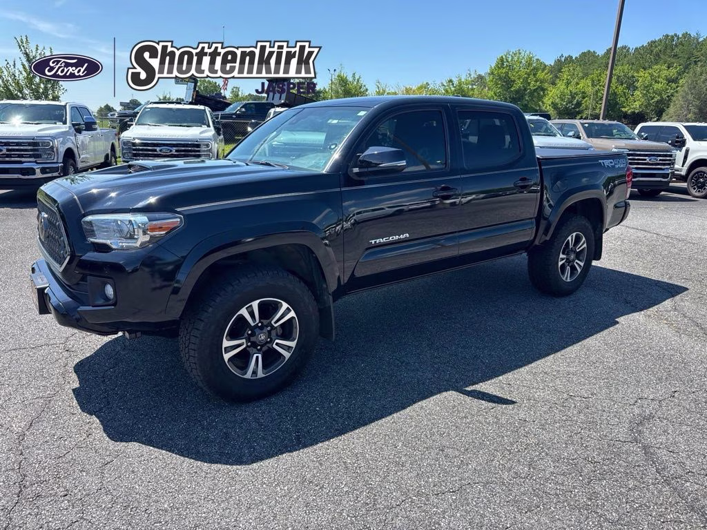 2018 Midnight Black Metallic Toyota Tacoma TRD Sport 4X4 Truck
