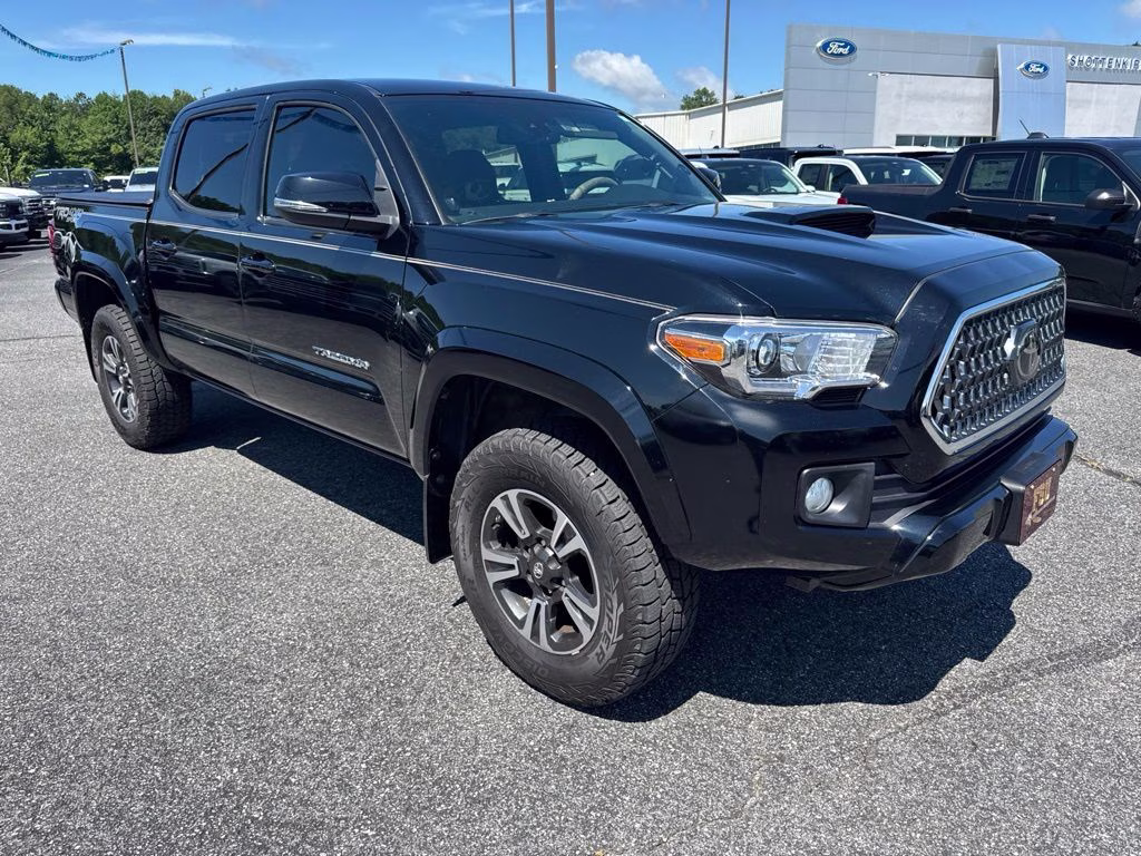 2018 Midnight Black Metallic Toyota Tacoma TRD Sport 4X4 Truck