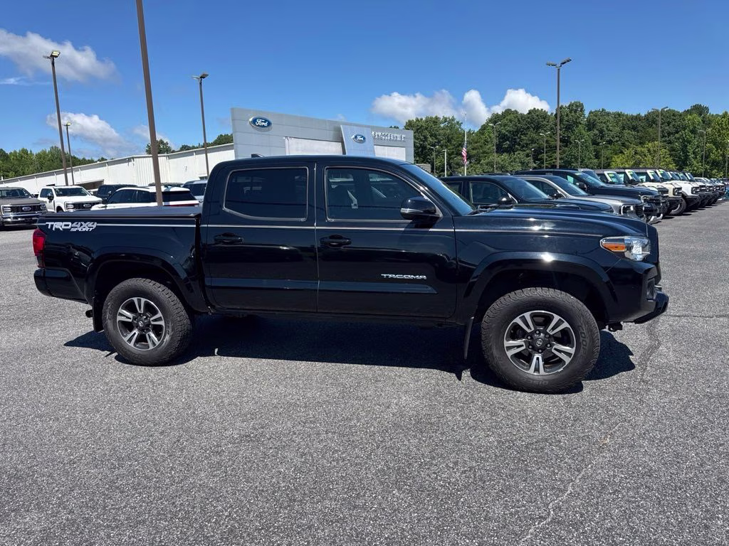 2018 Midnight Black Metallic Toyota Tacoma TRD Sport 4X4 Truck
