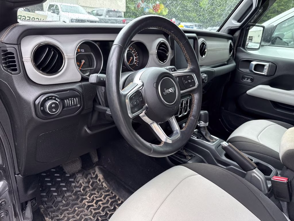 2021 Granite Crystal Metallic Clearcoat Jeep Gladiator High Altitude 4X4 Truck
