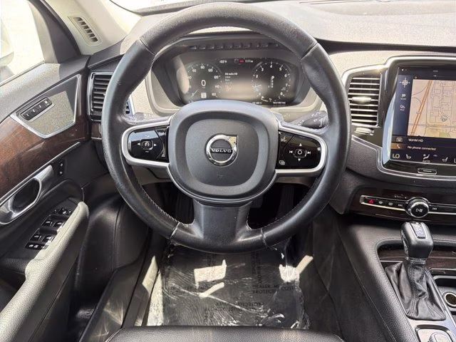 2017 Ice White Volvo XC90 T6 Momentum AWD SUV