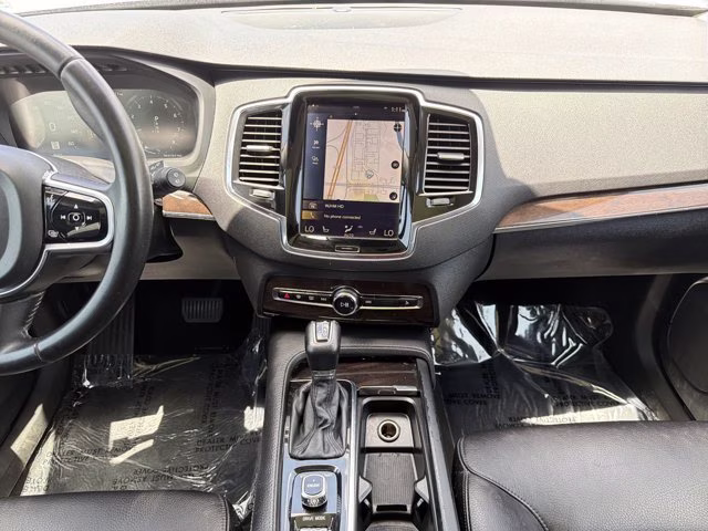 2017 Ice White Volvo XC90 T6 Momentum AWD SUV
