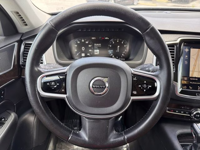 2017 Ice White Volvo XC90 T6 Momentum AWD SUV