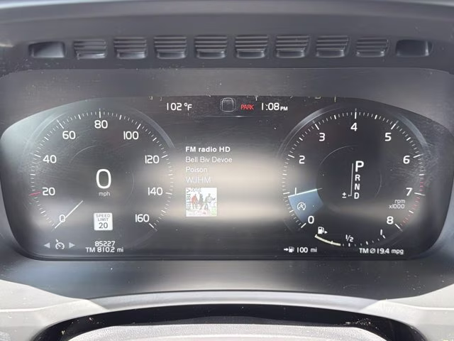 2017 Ice White Volvo XC90 T6 Momentum AWD SUV
