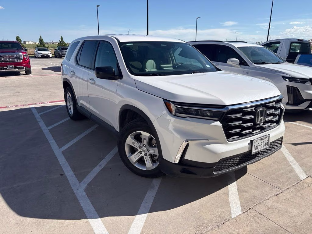 2023 Platinum White Pearl Honda Pilot LX FWD SUV