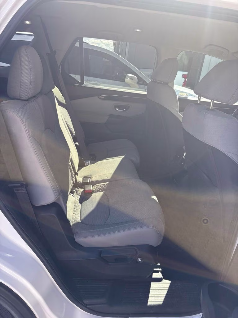 2023 Platinum White Pearl Honda Pilot LX FWD SUV