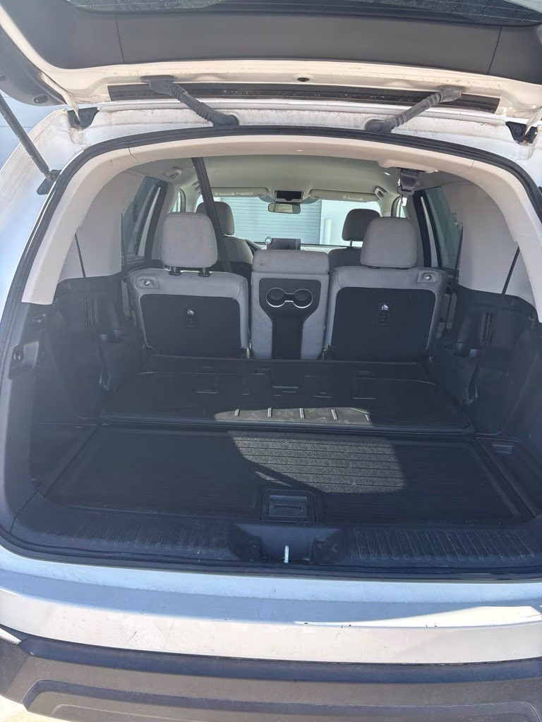 2023 Platinum White Pearl Honda Pilot LX FWD SUV