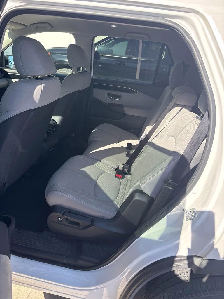 2023 Platinum White Pearl Honda Pilot LX FWD SUV