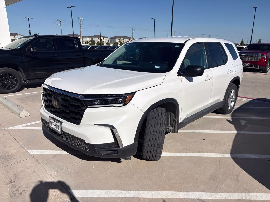 2023 Platinum White Pearl Honda Pilot LX FWD SUV