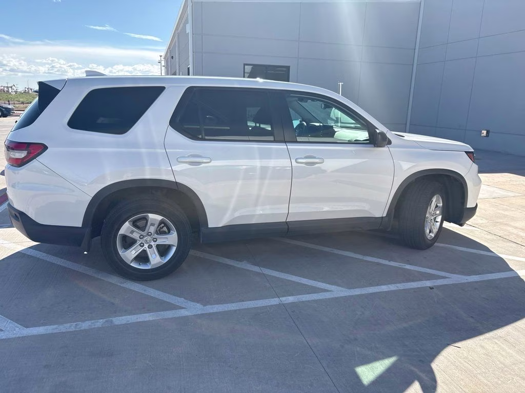 2023 Platinum White Pearl Honda Pilot LX FWD SUV