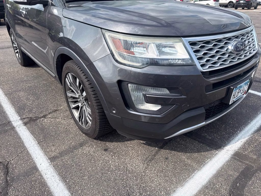 2016 Magnetic Metallic Ford Explorer Platinum 4X4 SUV