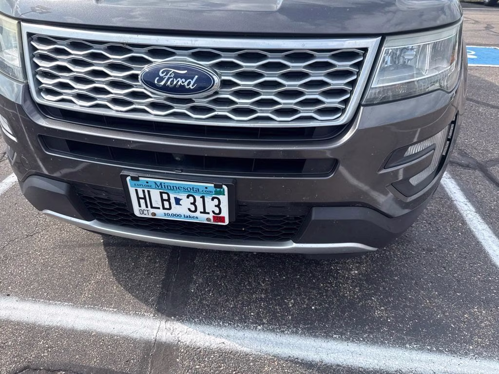 2016 Magnetic Metallic Ford Explorer Platinum 4X4 SUV