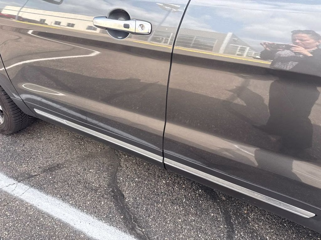 2016 Magnetic Metallic Ford Explorer Platinum 4X4 SUV