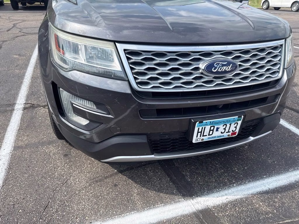 2016 Magnetic Metallic Ford Explorer Platinum 4X4 SUV