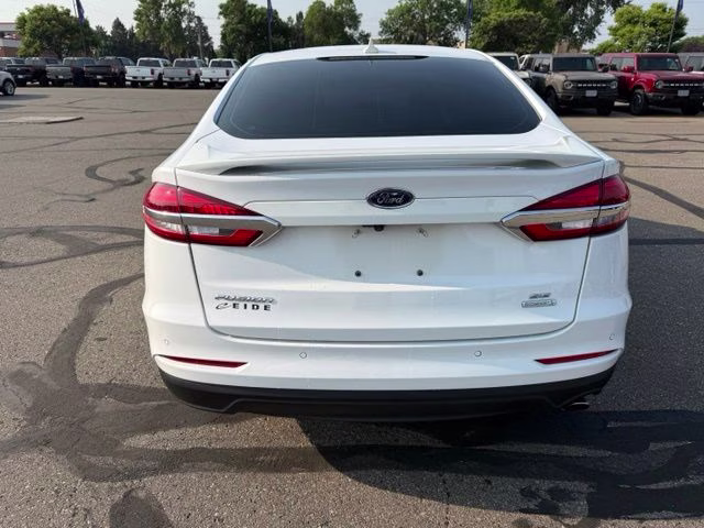 2020 Oxford White Ford Fusion SE FWD Sedan