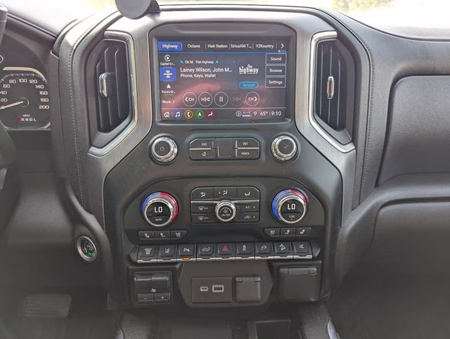 2023 White GMC Sierra 3500HD Denali 4X4 Truck