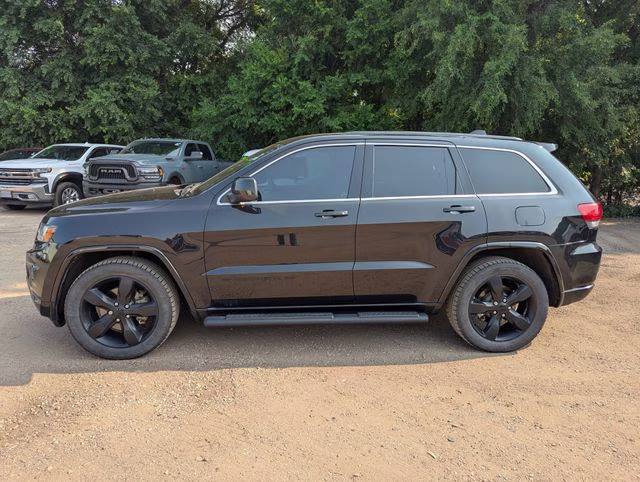 2014 Brilliant Black Crystal Pearlcoat Jeep Grand Cherokee Altitude 4X4 SUV
