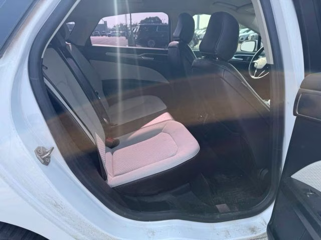 2020 Oxford White Ford Fusion SE FWD Sedan