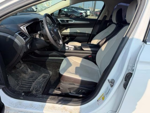 2020 Oxford White Ford Fusion SE FWD Sedan